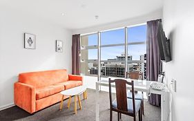 Central City 1Br Apartment